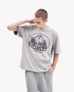 MOUNTAIN TEE GREY -Vicinity Fashion Store 06 2eedc13e 8c7c 473a b6b3 462e5e580bf0
