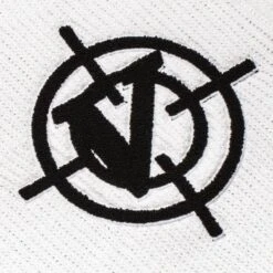 V-LOGO KNITWEAR WHITE -Vicinity Fashion Store 10 9