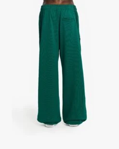 INSIDE OUT JOGGER FORREST GREEN -Vicinity Fashion Store Back 883f6469 e41c 4dd5 a013 7ee72059f41d