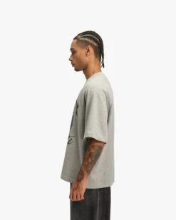 INSTITUTE TEE GREY MELANGE -Vicinity Fashion Store MODEL 3 74829191 e430 4e24 9a4d e2d61f61e7b9