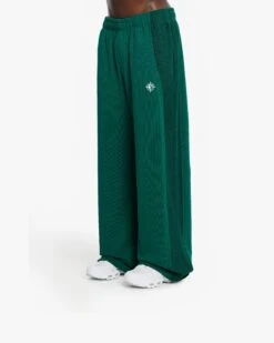 INSIDE OUT JOGGER FORREST GREEN -Vicinity Fashion Store Tilt 60453f8e 8489 4395 a9b6 53129826e9ee