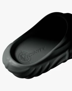 V-SLIDE - SHARK GREY -Vicinity Fashion Store Untitled 1 0002 Sole VVS Ecom Still Life Grey v003