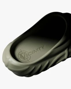 V-SLIDE - SAGE OLIVE -Vicinity Fashion Store Untitled 1 0003 Sole VVS Ecom Still Life Green v003