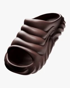 V-SLIDE - COCO BROWN -Vicinity Fashion Store Untitled 1 0011 Detail VVS Ecom Still Life Brown v003