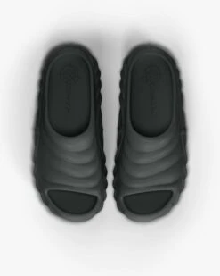 V-SLIDE - SHARK GREY -Vicinity Fashion Store Untitled 1 0044 Top VVS Ecom Still Life Gray v003