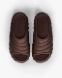 V-SLIDE - COCO BROWN -Vicinity Fashion Store Untitled 1 0047 Top VVS Ecom Still Life Brown v003