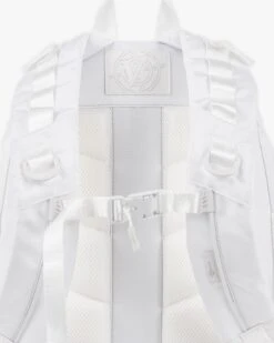 X BACKPACK WHITE -Vicinity Fashion Store back close up a957f7a9 22f4 4f39 b81d f7939bfd747d