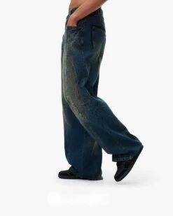 MAXIMUM DENIM YELLOW BLUE -Vicinity Fashion Store pose02 3447c871 4cbe 4b63 9277 99dcb2e33dcc