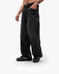 MAXIMUM DENIM MIDNIGHT BLACK -Vicinity Fashion Store pose03 85d7d652 1a41 4e91 bade 65f6595bb15a