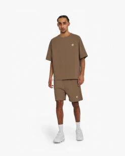 T-SHIRT CHOCOLATE BROWN -Vicinity Fashion Store pose2 7d9f439c b642 4141 ab5c 9669cc330dba