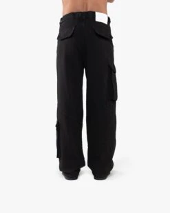 ASYMETRICAL CARGOPANTS BLACK -Vicinity Fashion Store website pic main Asymetrical 0004s 0000 21122022 Vicinity Puffershoot 876Kopie