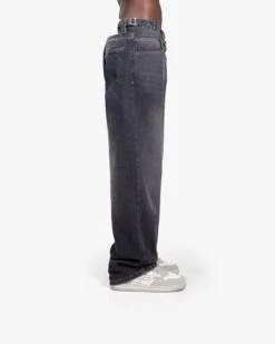 STONE WASHED DENIM -Vicinity Fashion Store website pic main basic denim 0002s 0001 06062023 2I2A4704Kopie c86e7af0 4ce8 464a 9507 44609642b94f
